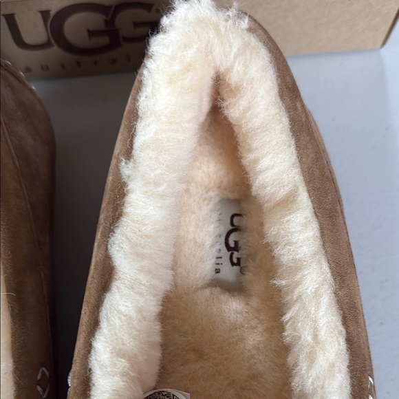 UGG Chestnut Ansley Knit Bow Moccasin Slippers - Picture 6 of 12